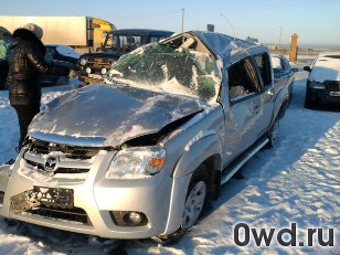 Битый автомобиль Mazda BT-50