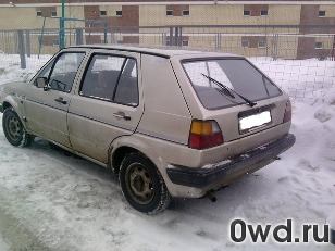 Битый автомобиль Volkswagen Golf