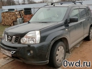 Битый автомобиль Nissan X-Trail